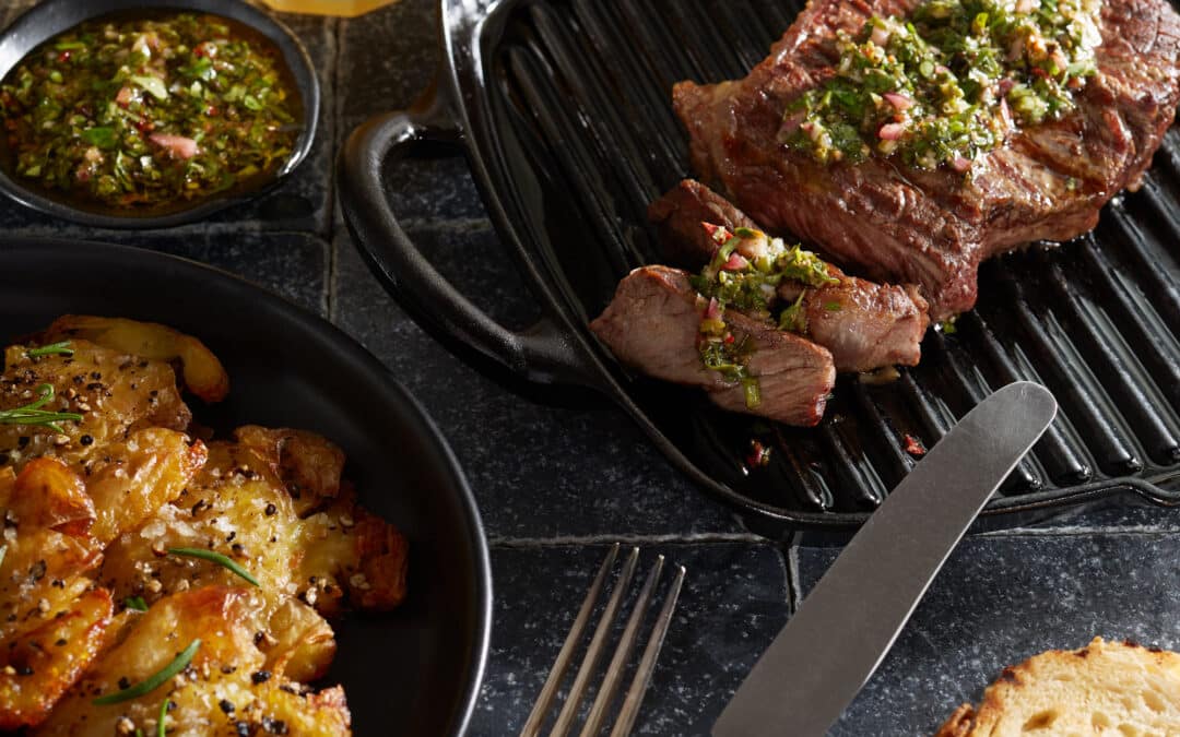Deluxe Rumpsteak mit Chimichurri und Smashed Potatoes