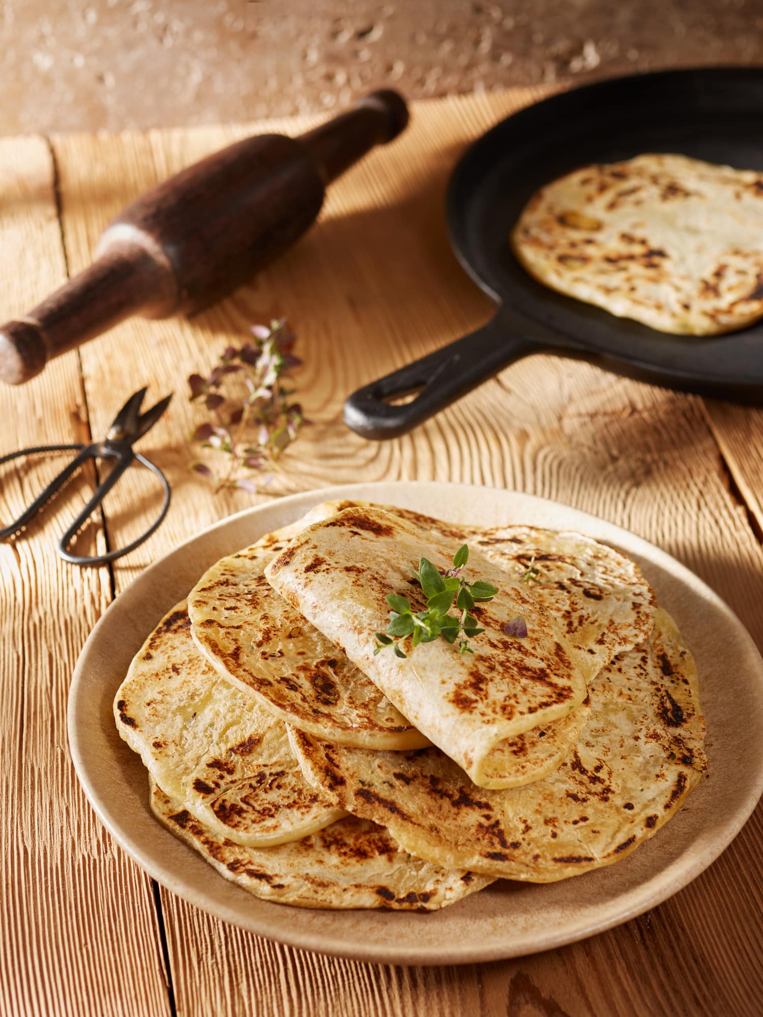 Schnell gemachtes Fladenbrot ohne Hefe, mit Thymian.